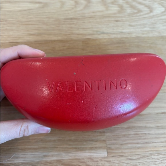 Vintage Valentino Sunglasses. With original case - Picture 2 of 5